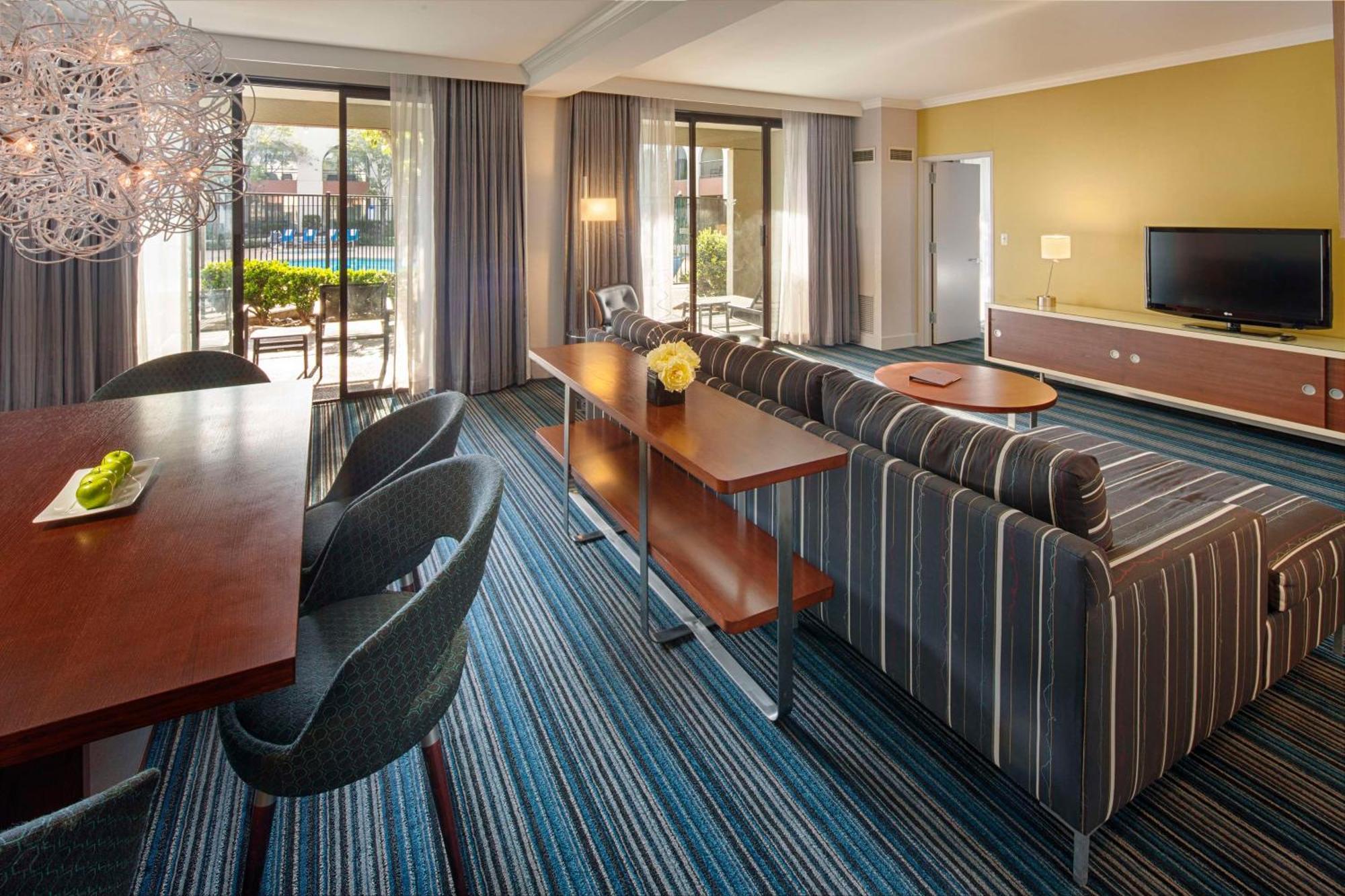 Hotel Doubletree By Hilton Newark-Fremont Exteriér fotografie